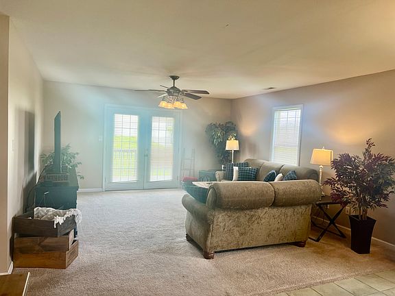 3rd image of 170 China Blue Ln