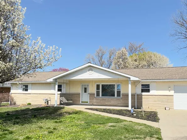 106 E 12th St, Huntingburg, IN 47542