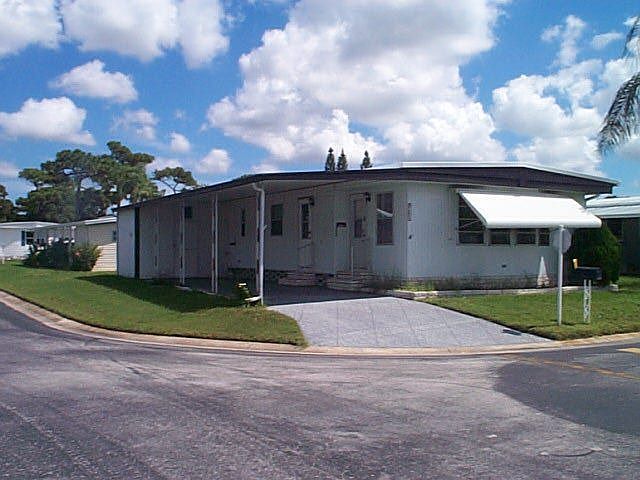 Front View - CORNER