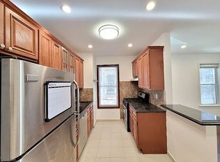 23-24 24th St #1R, Astoria, NY