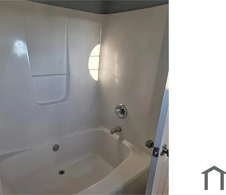 321 Brookview Dr — Photo 4