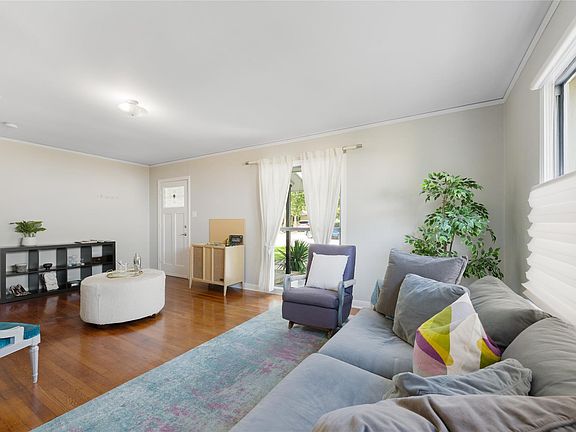 5th image of 1404 Justin Ln
