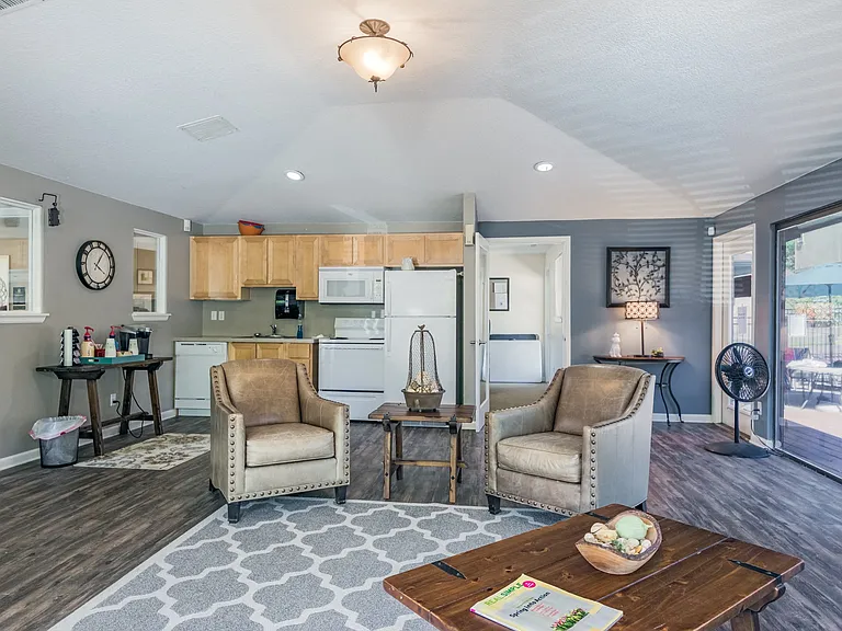 Forest Ridge Apartments — Photo 9