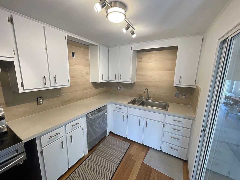 1st image of 1001 Aragon Ave