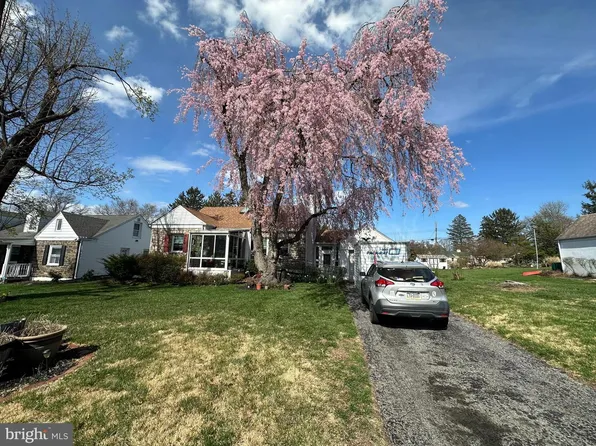 1811 Ardin Dr, Norristown, PA 19403