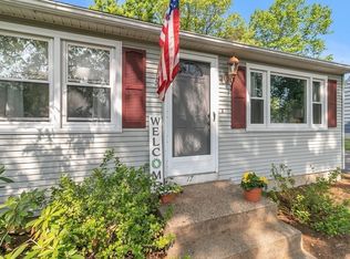 17 Kenneth Rd, Easthampton, MA 01027