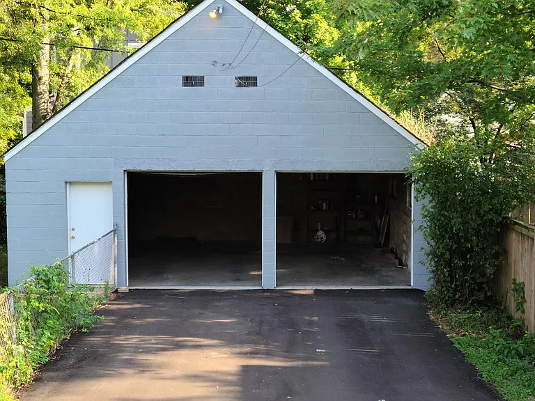 Detached Garage