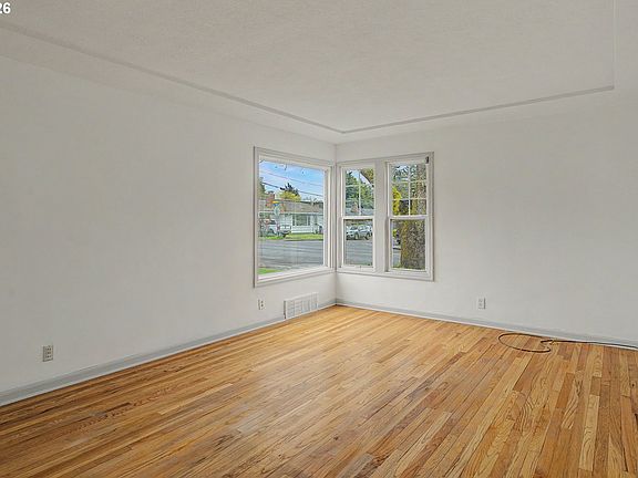 5th image of 3337 SE Harrison St