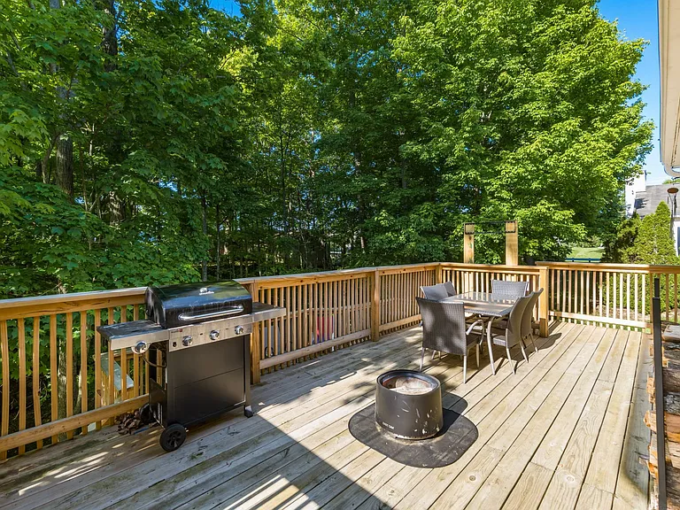 W Hull Dr — Photo 17
