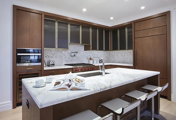 Sold by Compass | media 37