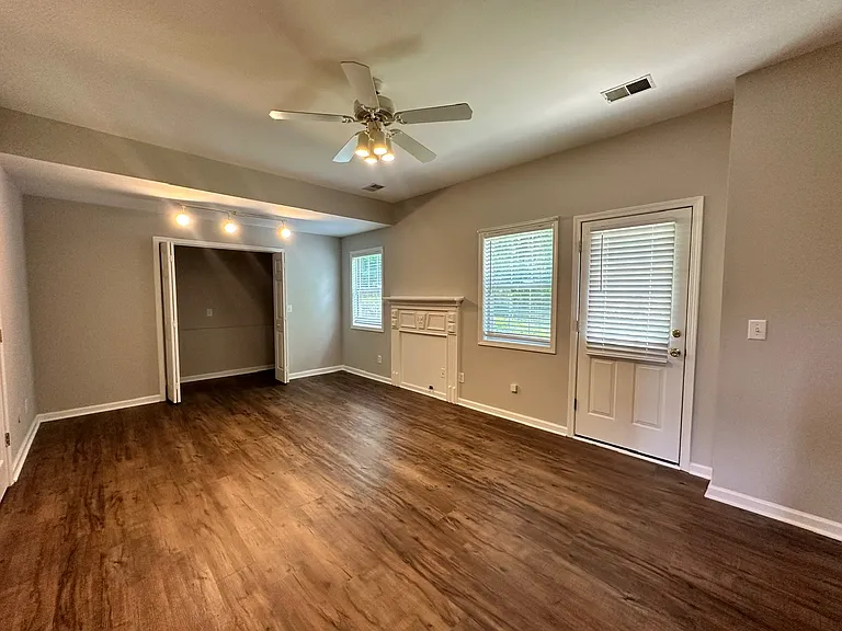 5885 Sarah Orr Ln — Photo 28