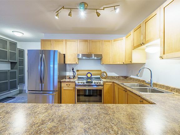 4th image of 1553 Larch Rd Unit 2