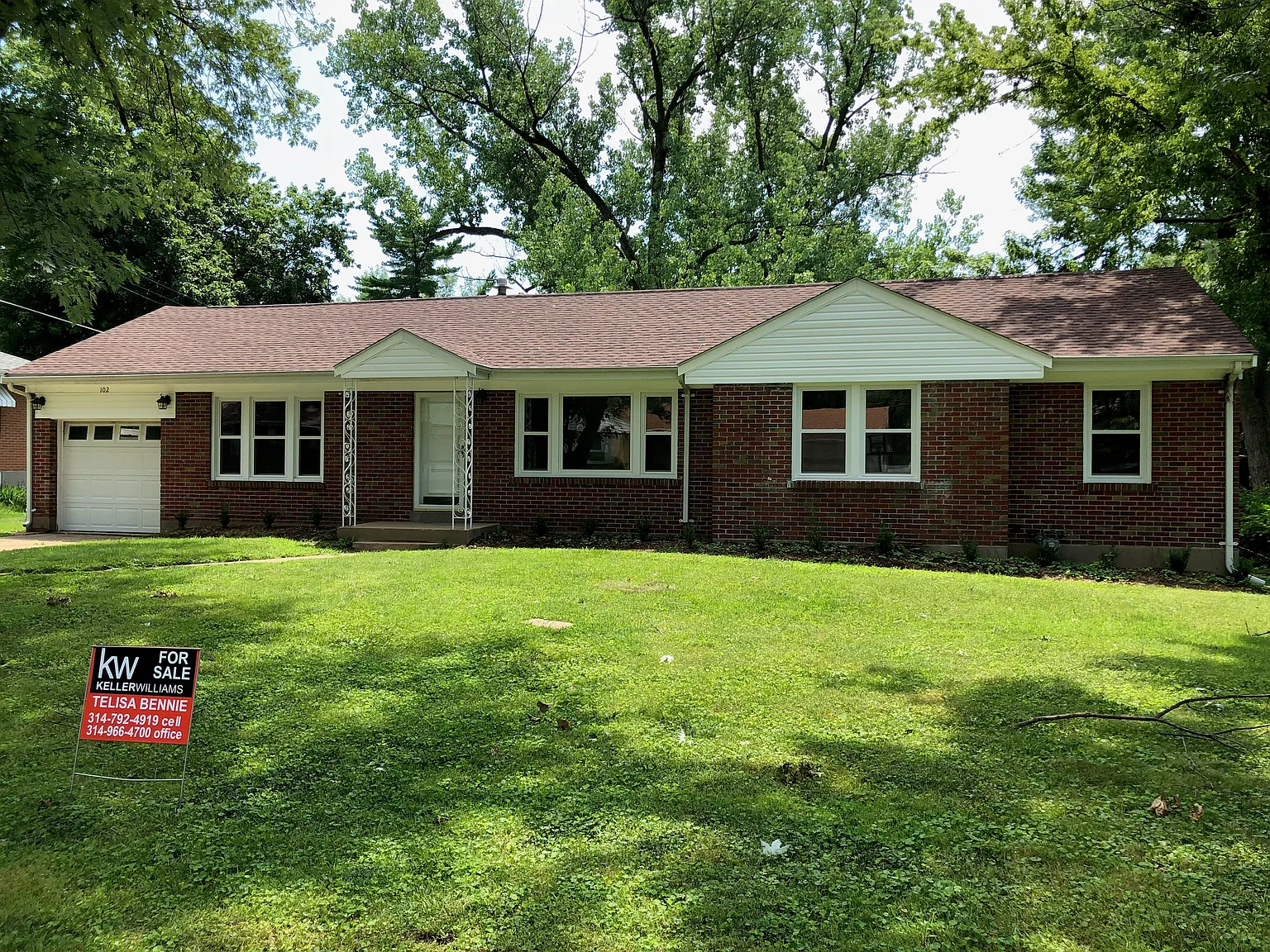 102 Olympia Dr photo 1