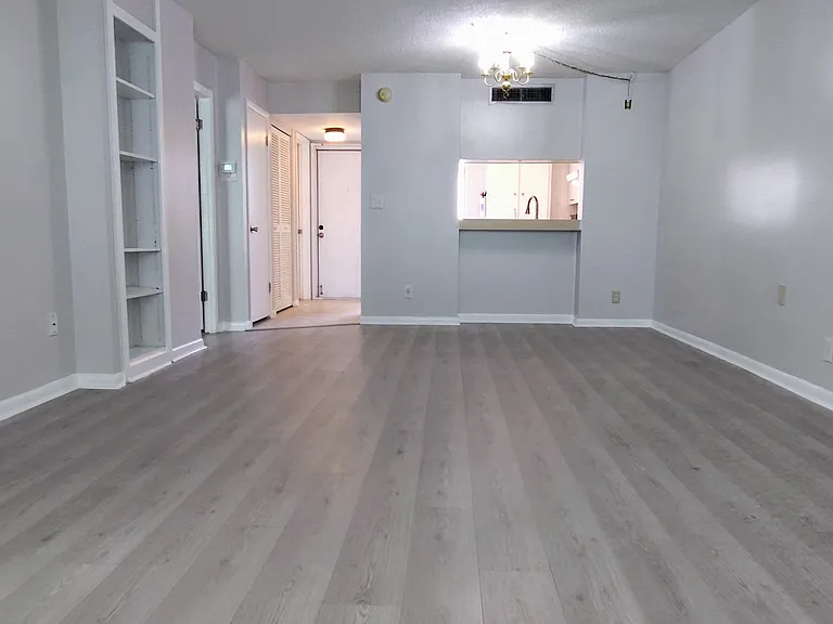 2614 Cove Cay Dr #402 — Photo 5