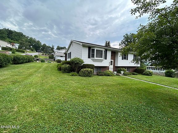 2nd image of 2810 14th St