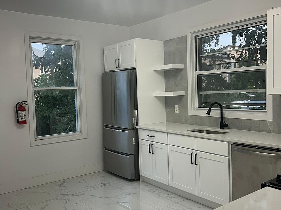 1st image of 188 Oakwood Pl #1