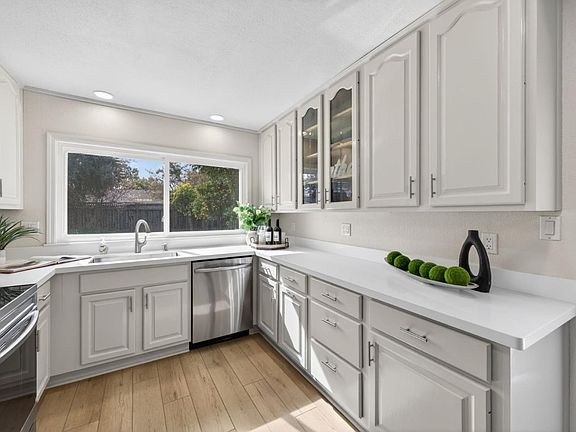 5th image of 632 Lanfair Dr