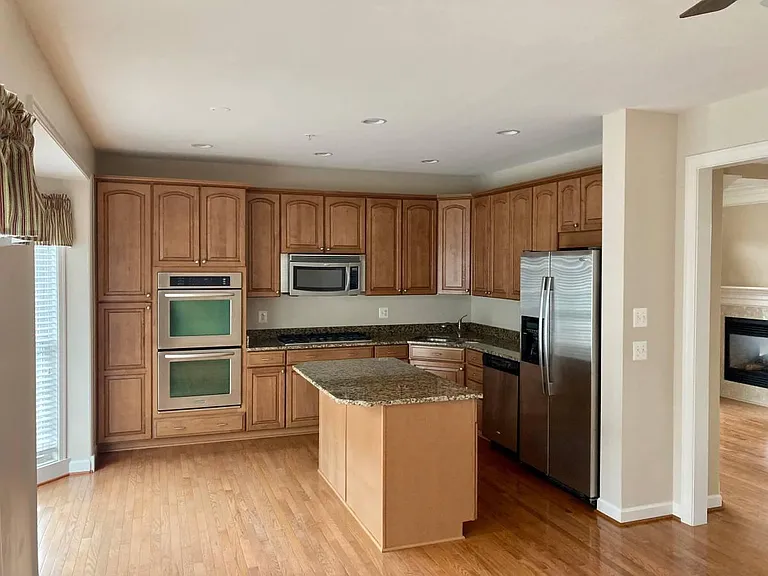 848 W Glebe Rd — Photo 5