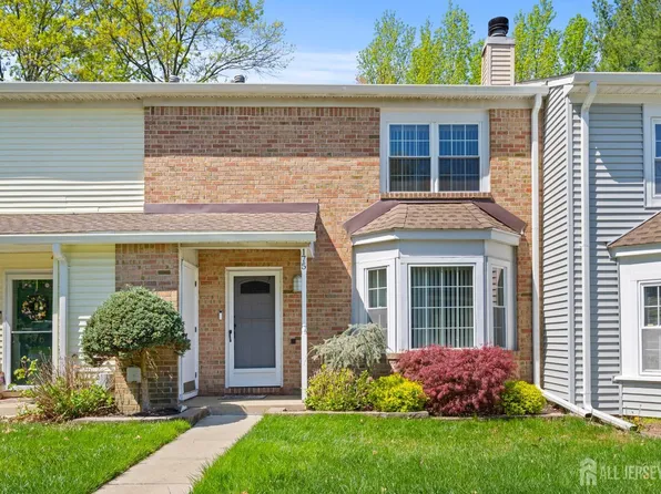 175 Bristol Ct, Old Bridge, NJ 08857