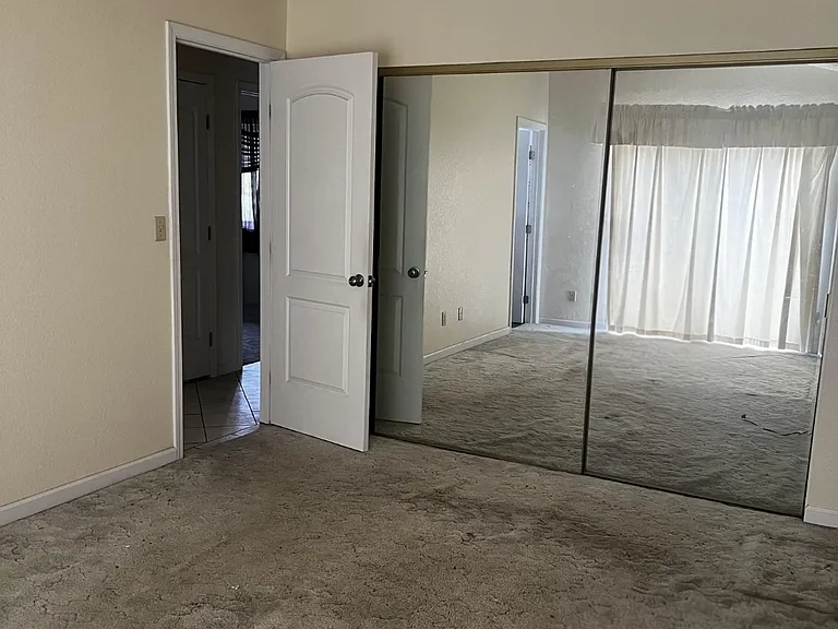 860 Souverain Ct — Photo 10