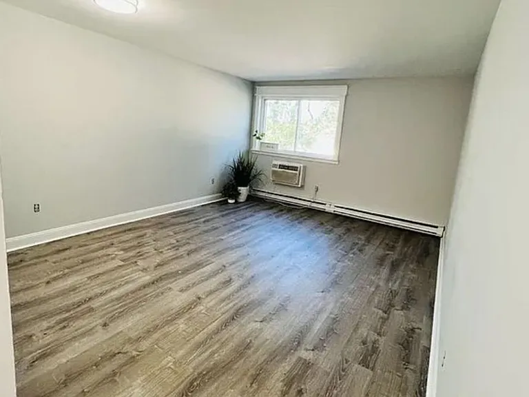 Cedar Heights — Photo 16