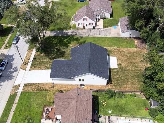 4th image of 641 12th St