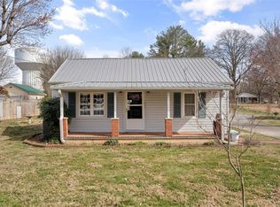 1037 Bettie St, Yadkinville, NC 27055