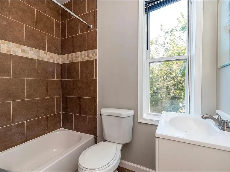 4542 Wayne Ave #3 — Photo 5