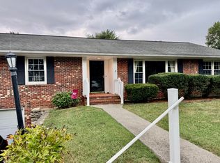 5412 Stoneybrook Dr, Roanoke, VA 24018