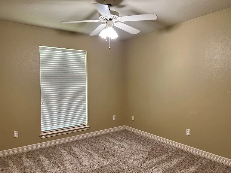 441 Maggie Cir — Photo 14