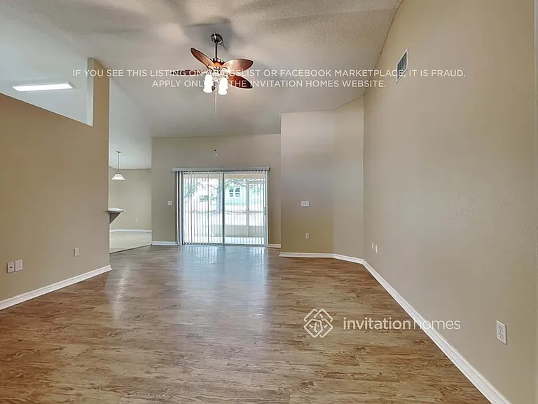 7673 Canterbury Cir — Photo 4
