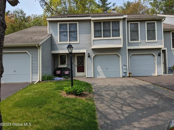 24 Cromwell Drive, Clifton Park, NY 12065