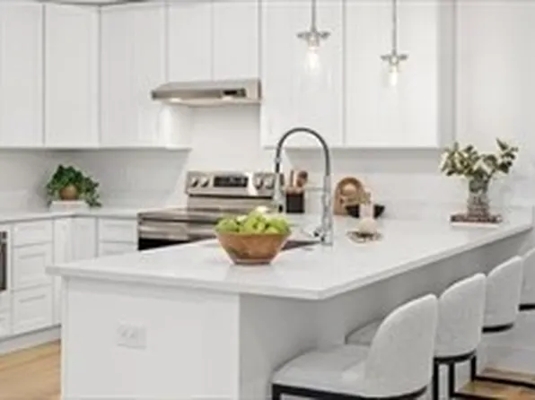 272 Lincoln St #102, Marlborough, MA 01752