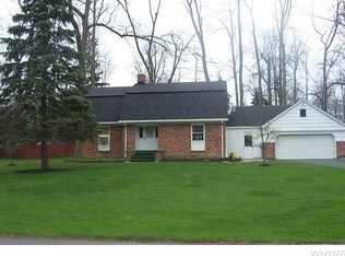 4471 W Overlook Dr, Williamsville, NY 14221