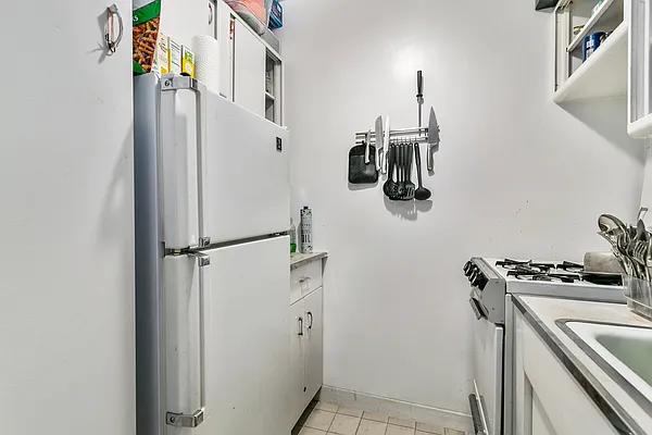 Rented by Corcoran | media 15