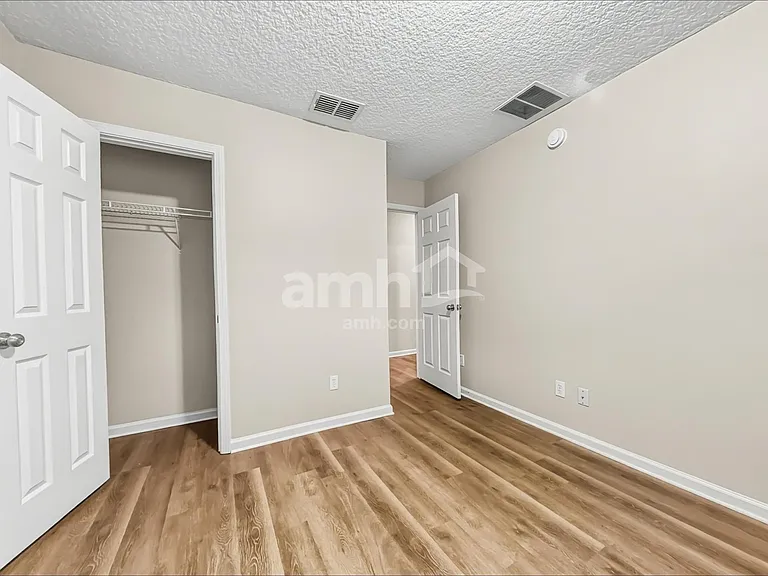 1379 Samantha Cir E — Photo 16