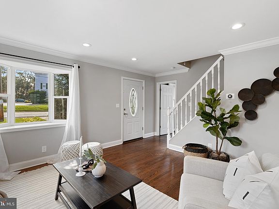 4th image of 13818 Hanover Pike