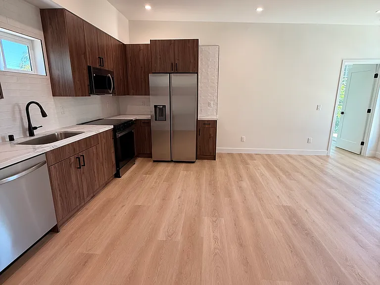 1160 Erica St #2 — Photo 8