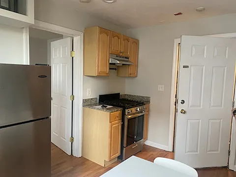 224 Hanover St #4 — Photo 25