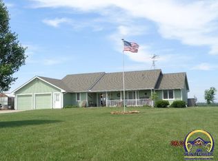 15101 S Adams Rd, Carbondale, KS 66414