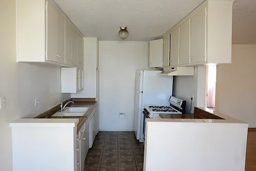 1402 N Kingsley Dr #13 Photo 1