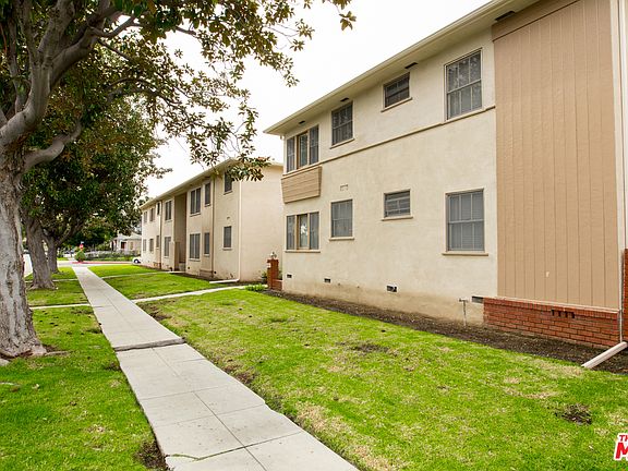 2nd image of 11795 Gateway Blvd