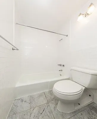 Rented by Icon Realty Management | media 27