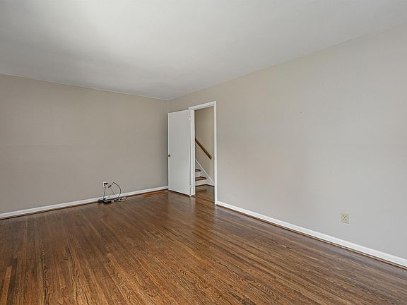 5th image of 2316 Royal Knoll Ln