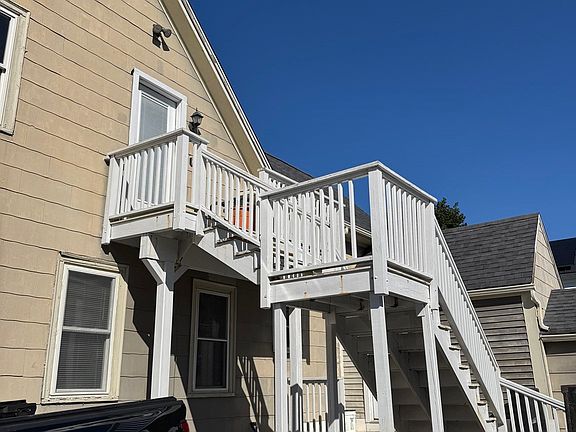 4th image of 89 E Main St