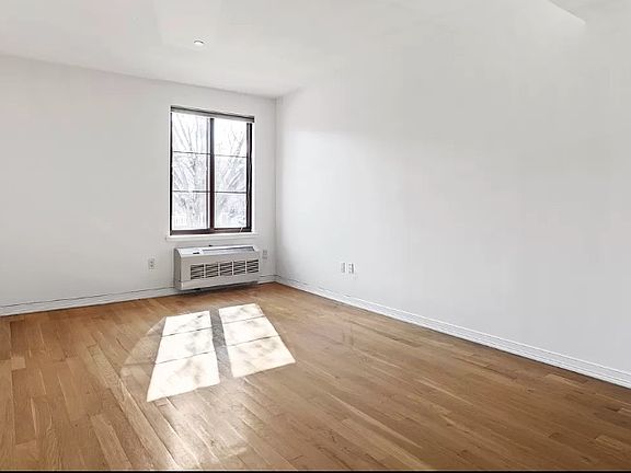 4th image of 2311 21st Ave APT 1C