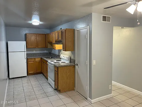 602 E Townley Ave #301 Photo 1