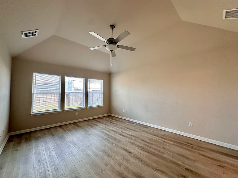5977 Malta Cir — Photo 14