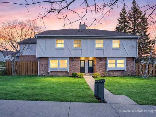 884 Bristol Dr, Barrington, IL 60010