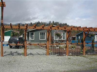Custom Gated Entry w/Arbor Trellis